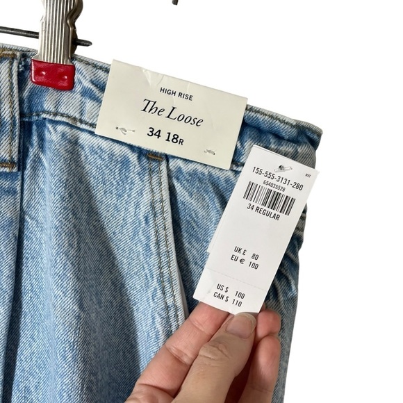 ABERCROMBIE & FITCH The Loose High Rise Jeans with Pleats - Picture 7 of 11